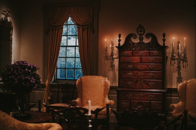 Essential Tips for Choosing the Right Furniture Style